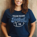 Nome do jogador de futebol personalizado e Marinho<br><div class="desc">T-Shirt de futebol da Frente e Traseira Personalizada - mostrada no Design azul marinho apresenta a redação do roteiro "Futebol" com texto que pode ser personalizado para o nome da equipe,  o sobrenome do jogador e o número de camisa. As cores branca,  azul e cinza podem ser personalizadas.</div>