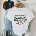 Nome do jogador de futebol personalizado e número<br><div class="desc">T-Shirt de Futebol Frente e Traseira Personalizada - mostrada no Design Branco,  apresenta a redação do roteiro "Futebol" com texto que pode ser personalizado para o nome da equipe,  o sobrenome do jogador e o número de camisa. Verde escuro,  castanho de couro e cinzas de carvão podem ser personalizadas.</div>