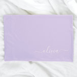 Nome do Monograma da Rapariga de Script Moderno Ro<br><div class="desc">Caso de Travesseiro do Nome do Monograma do Script Simples Roxo da lavanda. Isto faz o doce e perfeito aniversário de 16 anos,  casamento,  chá de panela,  aniversário,  chá de fraldas ou festa de solteira presente para alguém que ama luxo de luxo e estilos quíticos.</div>