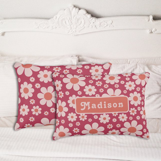 Nome do Padrão de Daisy Retro (Retro 70s vintage daisy pattern groovy typography pink and orange pillow case)