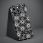 Nome do Padrão de Mandala Moderno de na moda Preto<br><div class="desc">Na moda Black White Modern Mandala Padrão Personalizado Nome Personalizado iPhone Smart Capa de telefone apresenta um padrão mandala preto e branco com seu nome personalizado na tipografia moderna de scripts. Um presente de na moda para Natal, feriados, aniversário, Dia de os pais, Dia de as mães e muito mais....</div>