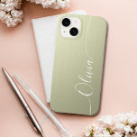 Nome do Script Elegante de Caligrafia Branca<br><div class="desc">Beige Shimmer White Elegant Calliografia Script Personalizado Nome Personalizado iPhone 14 Smart Capa de telefone apresenta um design simples e moderno e moderno com seu nome personalizado em elegante tipografia de script de caligrafia escrita à mão sobre um fundo de cinzeiro bege metálico. Elaborado por ©Evco Studio www.zazzle.com/store/evcostudio</div>