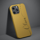 Nome do Script Elegante de Caligrafia do Shimmer D<br><div class="desc">Dourado Shimmer Black Elegant Calliografia Script Personalizado Nome Personalizado iPhone 14 Smart Capa de telefone apresenta um design moderno e moderno simples e na moda com seu nome personalizado em elegante tipografia de script de caligrafia escrita à mão sobre um fundo metálico de martelo dourado. Elaborado por ©Evco Studio www.zazzle.com/store/evcostudio...</div>