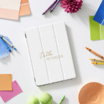 Nome Elegante Simples Moderno<br><div class="desc">Capa de ipad de ouro falso moderno, com um design simples e mínimo personalizado com seu nome em um roteiro elegante e fonte de sans serif contemporânea.</div>