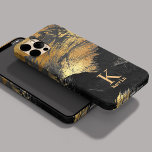 Nome monograma de ouro preto elegante<br><div class="desc">Capas de iphone de na moda masculino de design abstrato moderno com pincéis de pincel impressos em ouro e acrílico preto.          Presente personalizado para ele: pai,  pai,  marido,  filho,  irmão.</div>