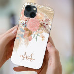 Nome Monograma Pampas Grass Blush Pink Floral<br><div class="desc">Esta capa de telefone de na moda é decorada com gramíneas,  eucalipto,  flores e folhas secas de pampas aquáticas. Facilmente personalizável com seu monograma e nome. Porque nós criamos a nossa trabalho de arte,  você não encontrará esta imagem exata de outros designers. Original Watercolor © Michele Davies.</div>