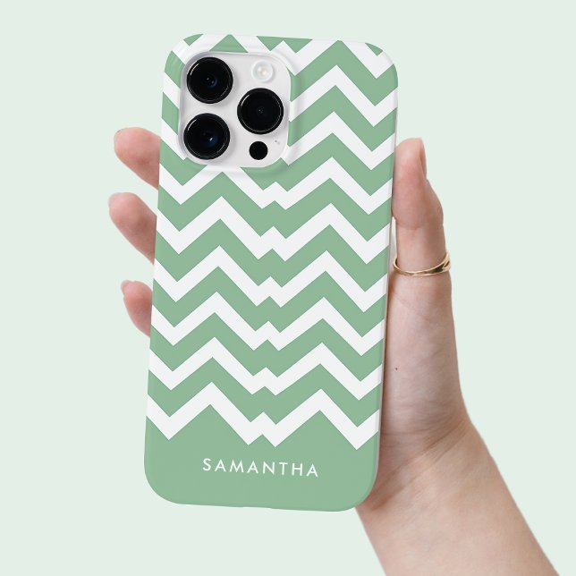 Nome Personalizado do Padrão de Chevron Verde Mode (Modern Green Chevron Pattern Personalized Name Case-Mate iPhone Case)