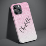 Nome Personalizado Girly Chic Girly Glitter Modern<br><div class="desc">O Modern Pink Glitter Girly Chic Personalized Name iPhone 14 Pro Max Smart Capa de telefone apresenta um fundo brilhante cor-de-rosa com o seu nome personalizado na tipografia de scripts de caligrafia escrita à mão elegante. Perfeito como presente para o Natal, aniversário, Dia de as mães, melhores amigos, irmã e...</div>