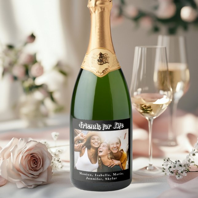 Nomes de amigos em foto preta e branca para festa (Criador carregado)