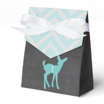 Nosso Pequeno Buck Está Transformando Uma Caixas D