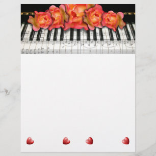 Notas e corações da música dos rosas do teclado