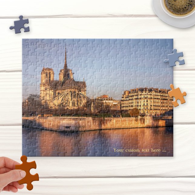 Notre Dame de Paris France Quebra-cabeça (Puzzle featuring a sunset lighting up the Notre Dame cathedral in Paris, before the fire)