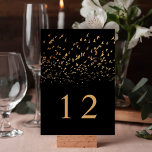 Numeração De Mesa Aves Elegantes de Casamento de Penas<br><div class="desc">Estas simples e elegantes cartas de números de mesas de casamento apresentam um bando de pássaros em folha de ouro falso sobre um fundo preto puro. Elegante,  elegante,  moderno e único - fácil de personalizar para seu dia especial!</div>