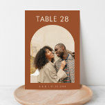 Numeração De Mesa Boho Terracotta Arch Foto: Casamento Minimalista<br><div class="desc">Este número da mesa de na moda seria um excelente adicional para a sua celebração de casamento. Adicione facilmente seus próprios detalhes clicando na opção "personalizar". 🌸 NOTA: o tamanho desta placa é de 3, 5" x 5". Se você quiser um tamanho maior, entre em contato comigo antes 💖 fazer...</div>