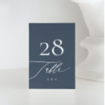Numeração De Mesa Branco sobre Marinho Azul | Calliografia Casamento<br><div class="desc">Branco sobre Marinho Azul | Caligrafia Número moderno da Mesa Casada - moderna e impressionante - parte de uma coleção</div>