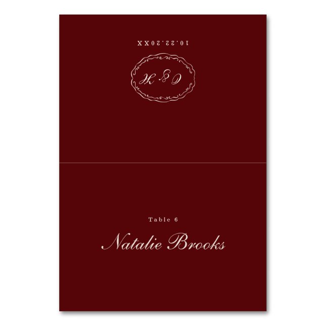 Numeração De Mesa Burgundy Folded Wedding Place Card (Frente)