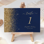 Numeração De Mesa Casamento de Borda Azul Dourada e Azul do Marinho<br><div class="desc">A borda esquerda deste elegante número da mesa de casamento moderna apresenta um design dourado faux glitter. O texto personalizável combina uma letra pálida de cor dourada,  uma letra copperplate e uma letra itálico num fundo azul marinho.</div>