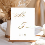 Numeração De Mesa Casamento de Caligrafia Romântica Dourada Número 5<br><div class="desc">Mesa 5. Verifique todos os números disponíveis. | Número da mesa de casamento romântica e elegante,  caligrafia,  com iniciais. Para uma personalização mais avançada deste design,  clique no BOTÃO FERRAMENTA DESIGN AZUL acima!</div>