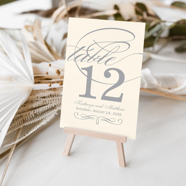 Numeração De Mesa Casamento de Monograma em Script Caligráfico Cinza (Criador carregado)