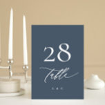 Numeração De Mesa Casamento Moderno da Caligrafia Azul-Branca e Mari<br><div class="desc">Caligrafia azul branca e Marinho Número moderno da Mesa Casada - moderna e impressionante - parte de uma coleção</div>