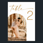 Numeração De Mesa Casamento outono | Foto do Arco Moderno Duplo Lado<br><div class="desc">Guie seus convidados com estilo usando este cartão personalizado de número da mesa de casamento de dupla face. Apresentando uma tipografia ousada em um marrom-mostarda rico e um quadro fotográfico moderno, este design permite mostrar duas fotos diferentes - uma de cada lado - para um toque significativo e pessoal. Perfeito...</div>