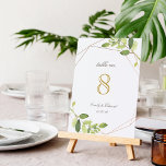 Numeração De Mesa Casamento Personalizado de Verde Geométrico Modern<br><div class="desc">Cartões de números de mesas de casamento personalizados, com uma estrutura de ouro geométrica na moda moderna e design de verde-aquarela. Personalize com os nomes da noiva e do noivo e a data do casamento. Perfeito para casamentos de jardim. *Personalize e adicione cada placa ao seu carrinho de compro separadamente.*...</div>