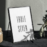 Numeração De Mesa Casamento simples e negro, simples e minimalista<br><div class="desc">Simples e preto número da mesa de casamento da tipografia moderna,  simples e branca. Adequado para aniversário,  aniversário e qualquer outra festa.</div>