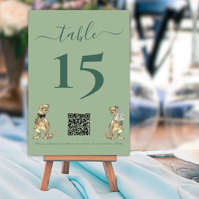 Numeração De Mesa Casamento Tema Dinossauro Código QR Verde Sage (Dinosaur theme wedding qr code sage green custom table number cards Elegant modern script)