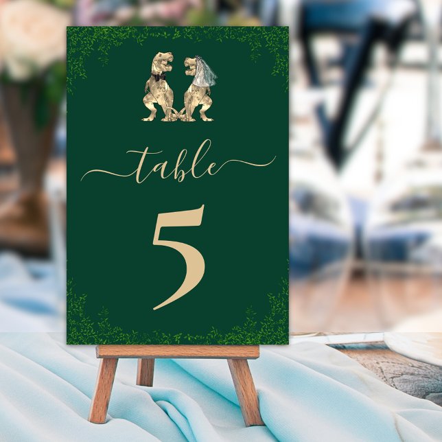 Numeração De Mesa Casamento tema Dinossauro Verde (Dinosaur wedding dark green table number cards with elegant script fun T-Rex bride and groom dino)