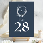 Numeração De Mesa crista tradicional do monograma azul marinho botân<br><div class="desc">Os números das mesas de casamento são para um casamento romântico clássico ao ar livre, inspirado no jardim ou apenas para um simples amor floral e botânico com seu elemento limpo e clássico de elegância design e tipografia de texto por Phrosne Ras Design, tornam os detalhes e as características mais...</div>