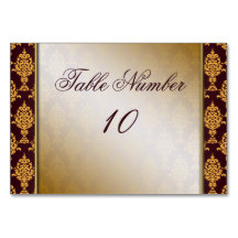 Damask Dourado no Burgundy Borders