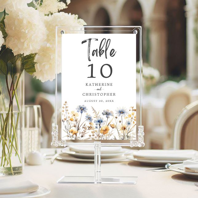 Numeração De Mesa Dusty Blue Wildflower Elegant Wedding Recepção (Dusty Blue Wildflower Elegant Wedding Reception Table Number with Optional Guest Names on Back.)