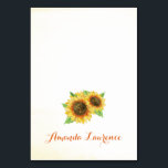 Numeração De Mesa Girassóis Cores de Localidade Personalizadas por A<br><div class="desc">Estes cartões de casamento contêm girassóis. Essas placas de lugar são fáceis de personalizar e montar. Para personalizar esses cartões, você precisará digitar seu nome de convidado no espaço Nome do Convidado e clicar no botão "Adicionar ao carrinho". Você precisará fazer isso separadamente para cada convidado. Se preferir, pode eliminar...</div>