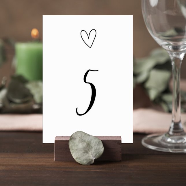 Numeração De Mesa Minimalist Wedding Table Number Card with Heart (Criador carregado)