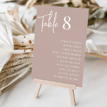 Numeração De Mesa Moderno Manuscrito   Nomes de Convidado Clássicos<br><div class="desc">Cartões simples e chic em Rosa Taupe e branco fazem uma declaração elegante no seu casamento ou evento. Design apresenta "mesa [número]" em letra de script manuscrita,  com nomes de convidado individuais abaixo na tipografia da serif do eterno. Design repete-se de ambos os lados.</div>