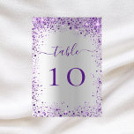 Numeração De Mesa Número da mesa de casamento violeta de prata<br><div class="desc">Um fundo com aparência de prata falsa decorado com faíscas violetas roxas personalizam e adicionam seus números de tabela. Adicione seus números um a um.</div>