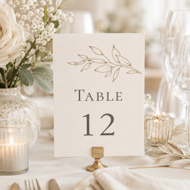 Numeração De Mesa Número de Mesa Botânico Marfim e Dourado Antigo (Ivory & Antique Gold Botanical Table Number on an elegant wedding dinner table with flowers)