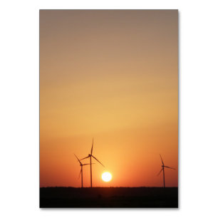 Numeração De Mesa Pôr do sol na usina eólica de turbinas eólicas Bot