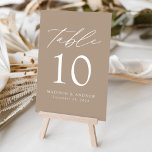 Numeração De Mesa Taupe Modern Elegance Wedding<br><div class="desc">Trendy, cartões minimalistas de números das mesas de casamento com cartas brancas modernas com "Mesa" em um roteiro de caligrafia moderno. O design apresenta um fundo ou cor esticada da sua escolha. O design repete atrás. Para solicitar os cartões de mesa: adicione seu nome, data do casamento e número da...</div>