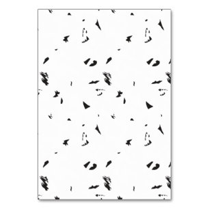 Numeração De Mesa Um bando de pássaros voando no céu.