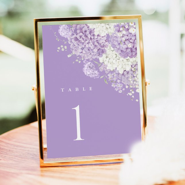 Números de Mesa para Casamento Lavanda, Floral Lil (Lavender lilac hydrangea floral table number card with purple background, elegant wedding reception)