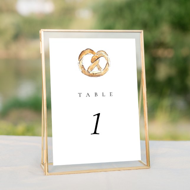 Números de Tabela Casada de Molho de Água Pretzel  (Watercolor pretzel New York City Skyline wedding table number sign.)