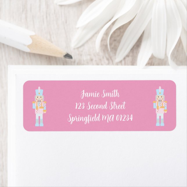 Nutcracker com uma Etiqueta de Endereço de Retorno (Insitu)