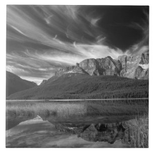Nuvens Cirrus sobre o Lago Waterfowl, Banff