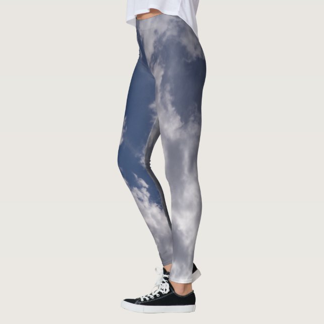 nuvens tempestuosas formando-se em leggings únicas (Esquerda)