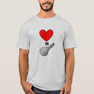 O AMOR É A PRINCIPAL Camiseta