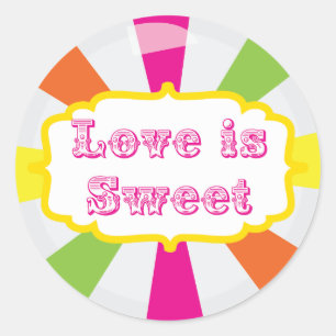 O amor é etiqueta bonito doce do bufete dos doces