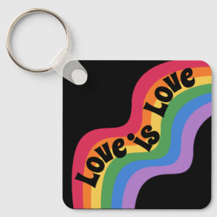 O amor é o amor. LGBT+orgulho. Arco-íris. Chaveiro