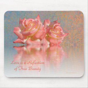 O amor é um reflexo da beleza real do Mousepad