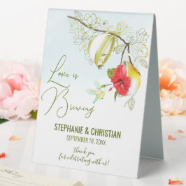 O Amor Está Fazendo Festa De Chá De Hummingbird